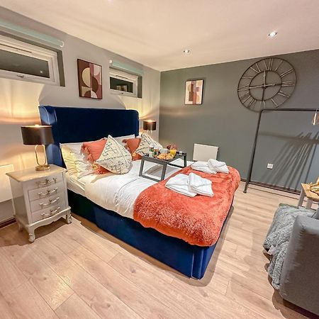 Stunning Studio Garden House - Free Wifi & Parking 亨顿 外观 照片